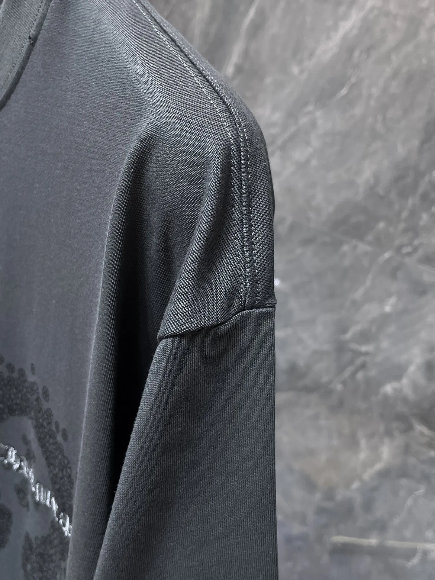 P180 New for summer Chrome Hearts 25ss frayed version, high weight, environmentally friendly, high-quality top-grade fabric, 280g Cromat hoof Sanskrit cross embroidery, hand-painted short sleeves, vacuum embroidery method! Heavy embroidery! ! ! Tens of thousands of needles! ! Counter synchronization 1:1 replica version Recommended colors: black white gray code size: S, M, L, XL